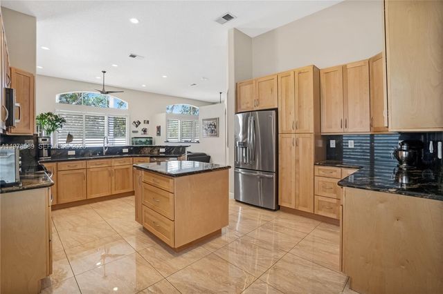 5297 SW 34th Way, Hollywood, FL 33312