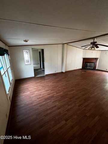 84 Hardy Drive, Snow Hill, NC 28580