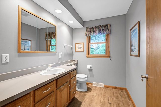 2736 Shamrock DRIVE, Mount Pleasant, WI 53406
