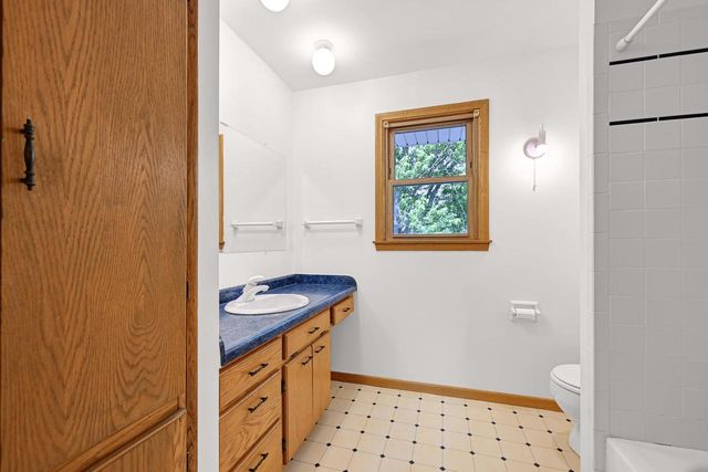 2736 Shamrock DRIVE, Mount Pleasant, WI 53406