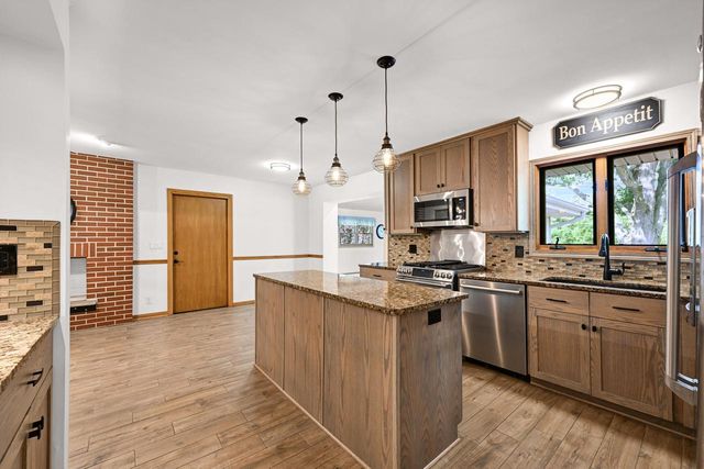 2736 Shamrock DRIVE, Mount Pleasant, WI 53406