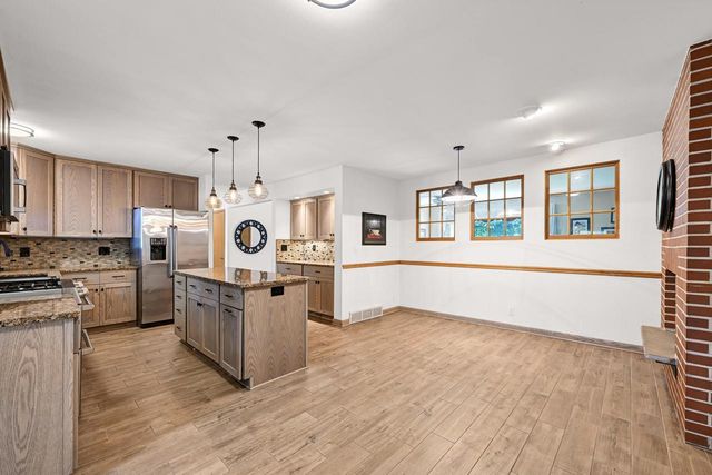 2736 Shamrock DRIVE, Mount Pleasant, WI 53406