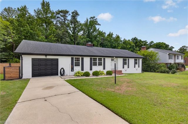 1621 Ronald DR, Suffolk, VA 23434