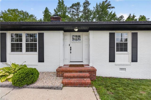 1621 Ronald DR, Suffolk, VA 23434