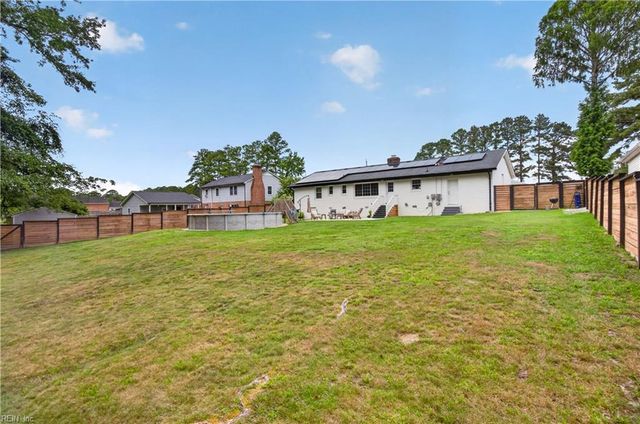 1621 Ronald DR, Suffolk, VA 23434