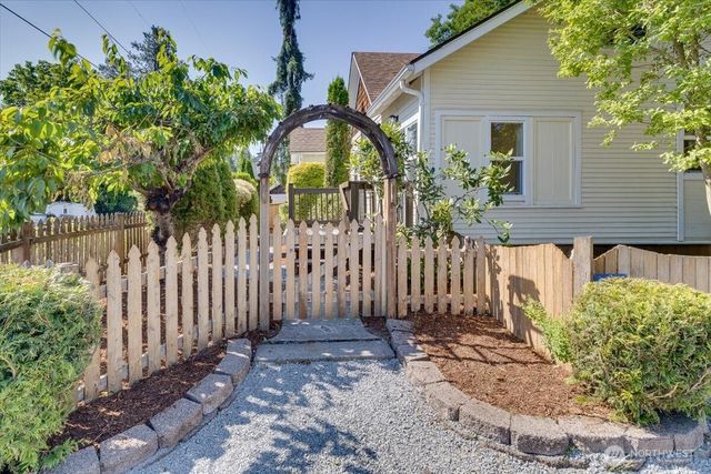 402 W Galena Street, Granite Falls, WA 98252