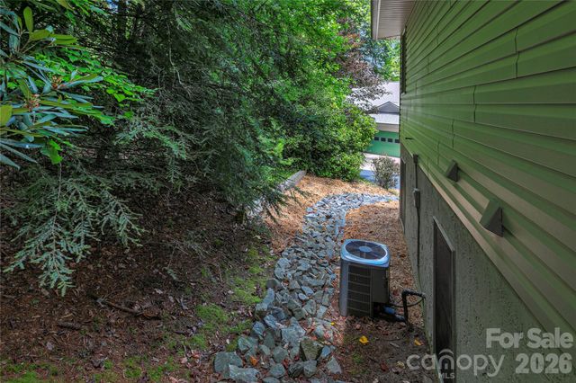 2 Duya Court, Brevard, NC 28712