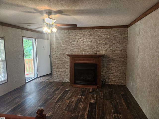 1638 Barnett Road, Cross Hill, SC 29332