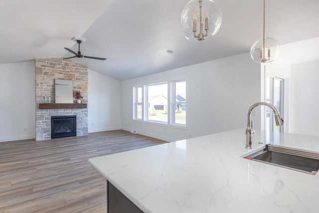 1622 SAGE CROSSING, Oshkosh, WI 54904