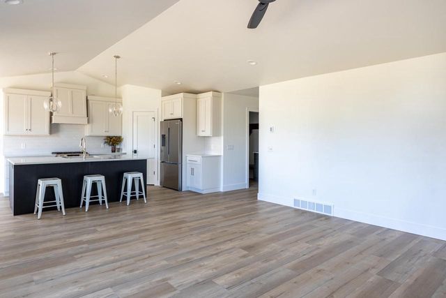 1622 SAGE CROSSING, Oshkosh, WI 54904