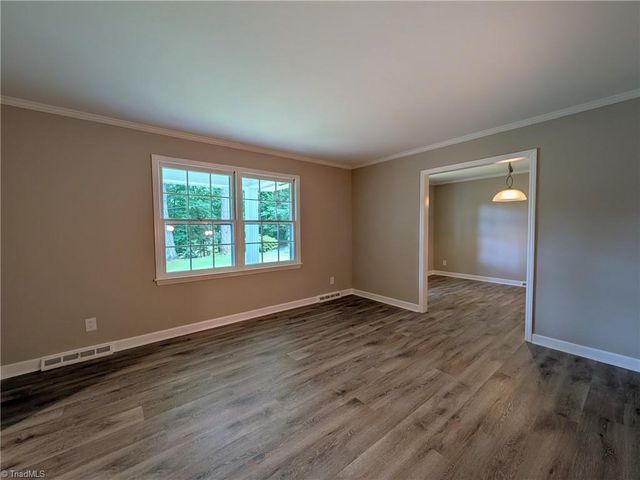 2696 Belwick Drive, Winston-salem, NC 27106