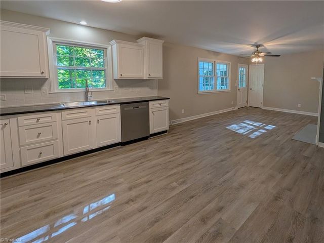 2696 Belwick Drive, Winston-salem, NC 27106