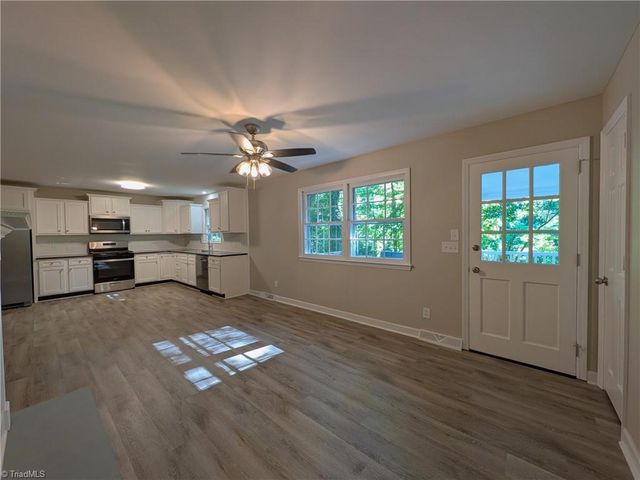 2696 Belwick Drive, Winston-salem, NC 27106