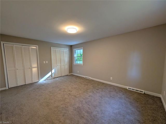 2696 Belwick Drive, Winston-salem, NC 27106