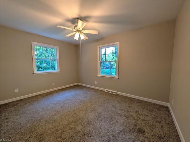 2696 Belwick Drive, Winston-salem, NC 27106