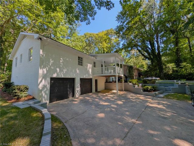 2696 Belwick Drive, Winston-salem, NC 27106