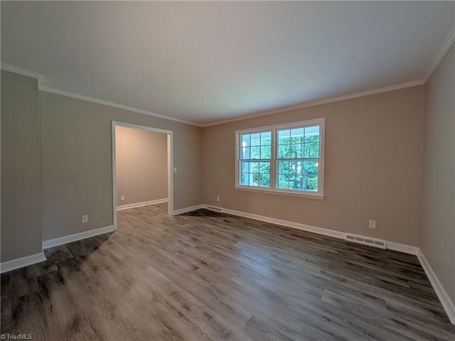 2696 Belwick Drive, Winston-salem, NC 27106