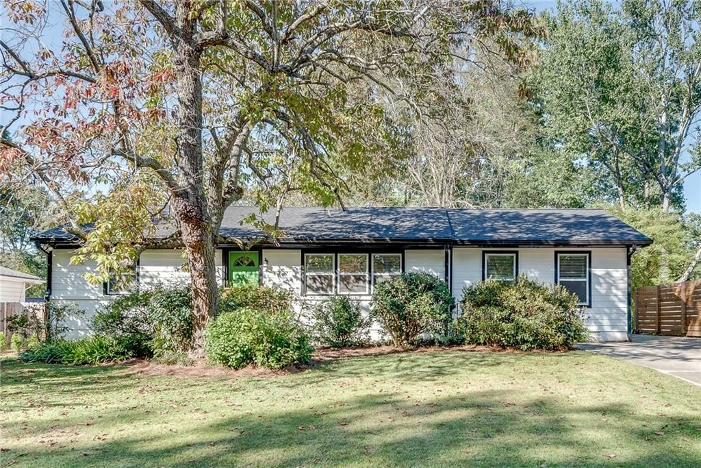 Image 1 of property listing at 2994 Westbury Drive, Decatur, GA 30033