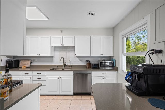 1011 Beverly Drive, Wheeling, IL 60090