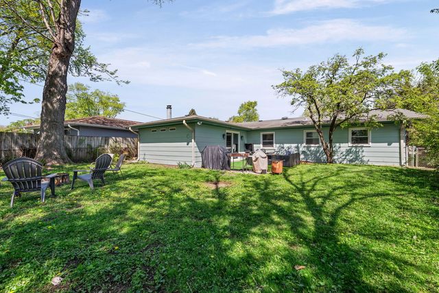 1011 Beverly Drive, Wheeling, IL 60090