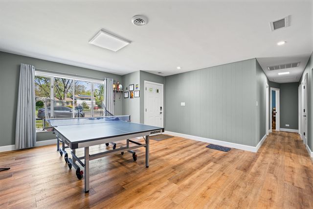 1011 Beverly Drive, Wheeling, IL 60090