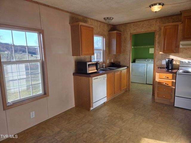 158 North Drive, Marion, VA 24354