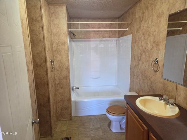 158 North Drive, Marion, VA 24354