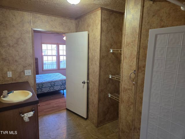 158 North Drive, Marion, VA 24354