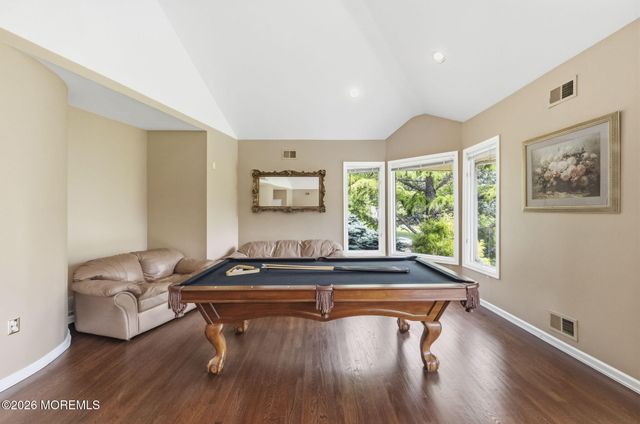 440 Fawns Run, Morganville, NJ 07751