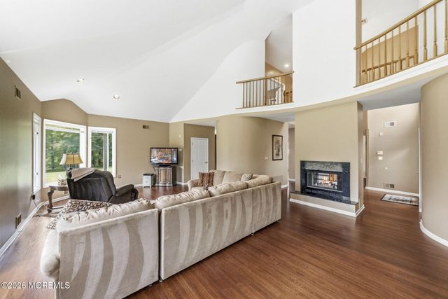 440 Fawns Run, Morganville, NJ 07751
