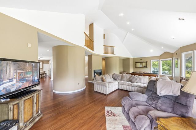440 Fawns Run, Morganville, NJ 07751
