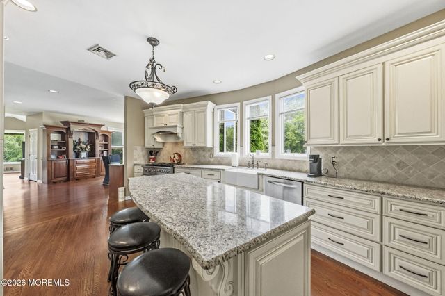 440 Fawns Run, Morganville, NJ 07751