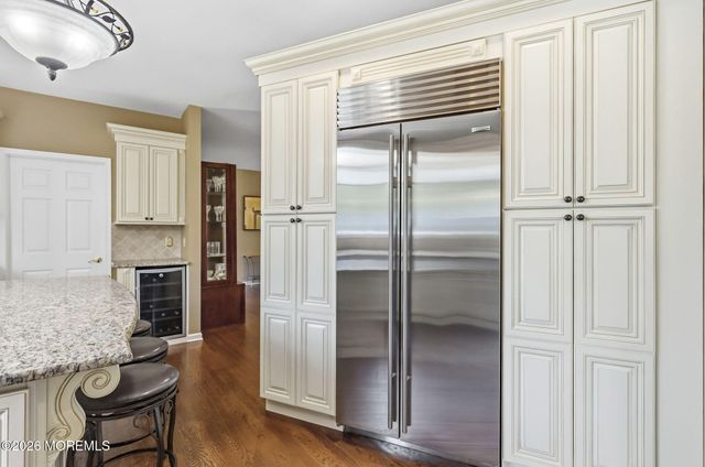 440 Fawns Run, Morganville, NJ 07751