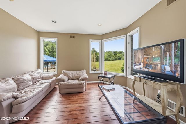 440 Fawns Run, Morganville, NJ 07751