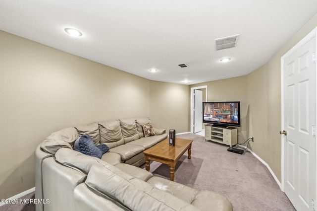 440 Fawns Run, Morganville, NJ 07751