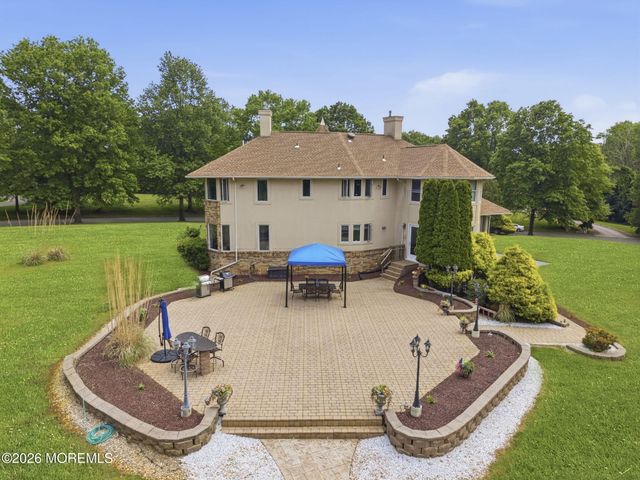 440 Fawns Run, Morganville, NJ 07751