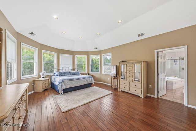 440 Fawns Run, Morganville, NJ 07751