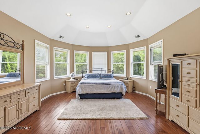 440 Fawns Run, Morganville, NJ 07751