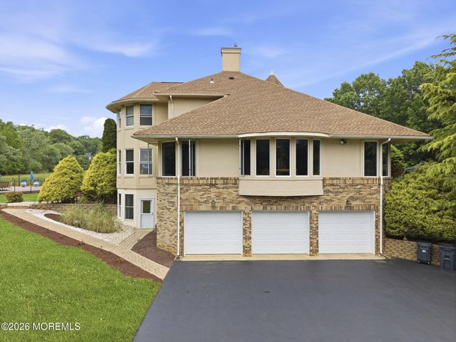440 Fawns Run, Morganville, NJ 07751