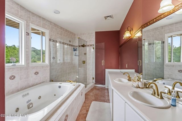 440 Fawns Run, Morganville, NJ 07751