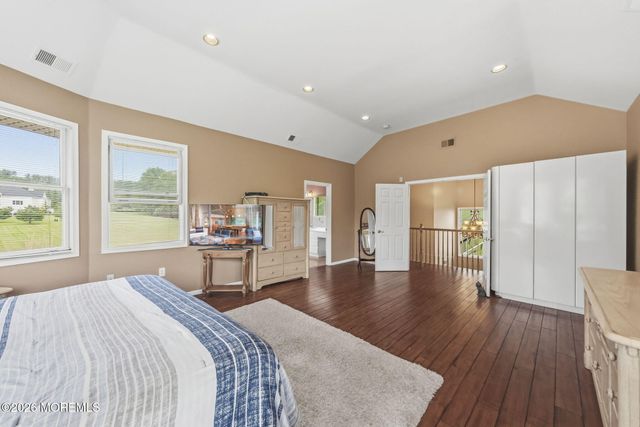 440 Fawns Run, Morganville, NJ 07751