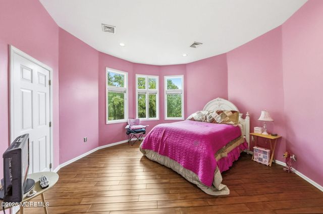 440 Fawns Run, Morganville, NJ 07751