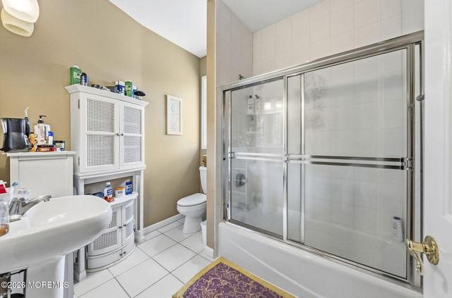 440 Fawns Run, Morganville, NJ 07751