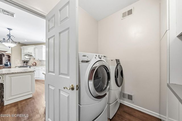 440 Fawns Run, Morganville, NJ 07751