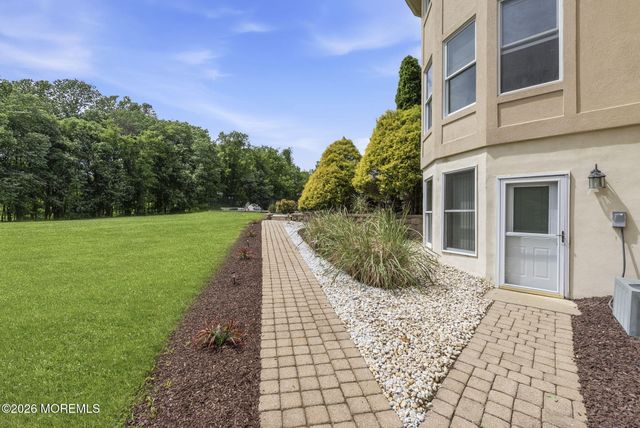 440 Fawns Run, Morganville, NJ 07751