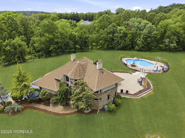 440 Fawns Run, Morganville, NJ 07751