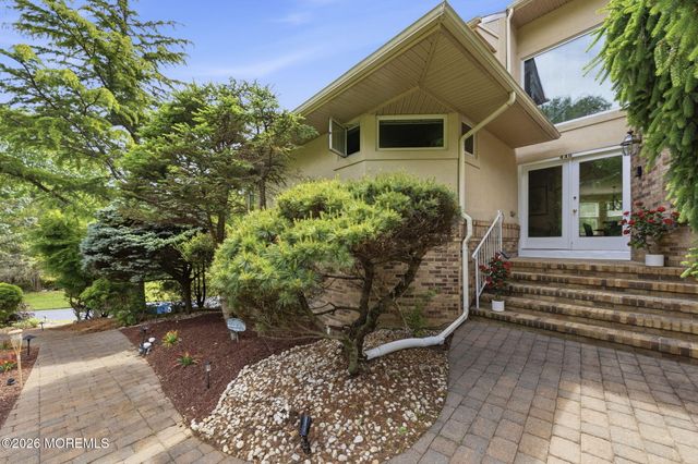 440 Fawns Run, Morganville, NJ 07751
