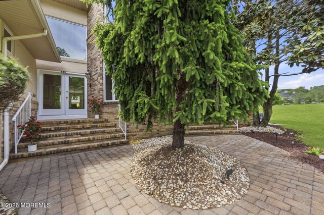 440 Fawns Run, Morganville, NJ 07751