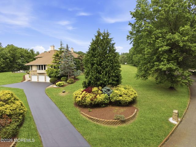 440 Fawns Run, Morganville, NJ 07751