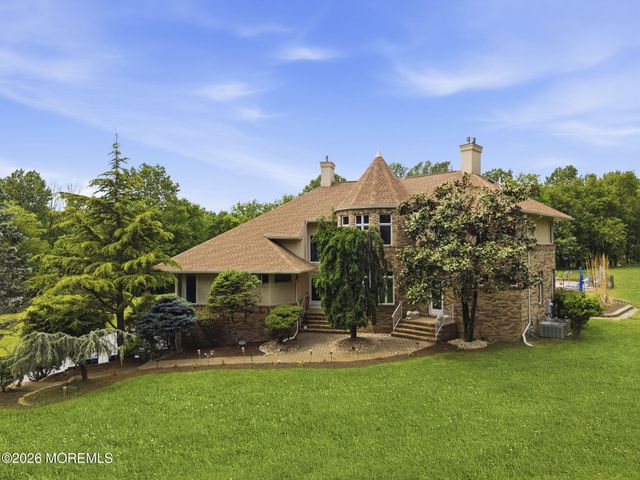 440 Fawns Run, Morganville, NJ 07751